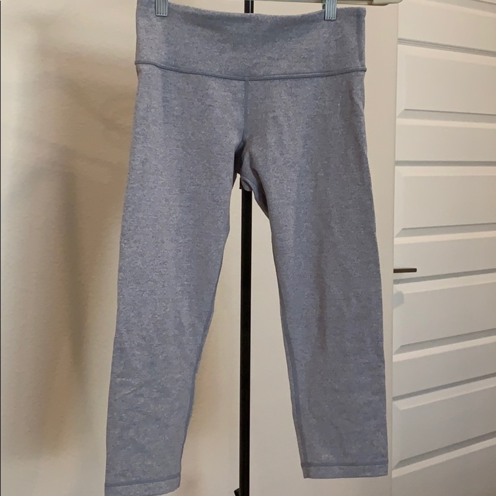 Wunder under cropped gray lululemon leggings